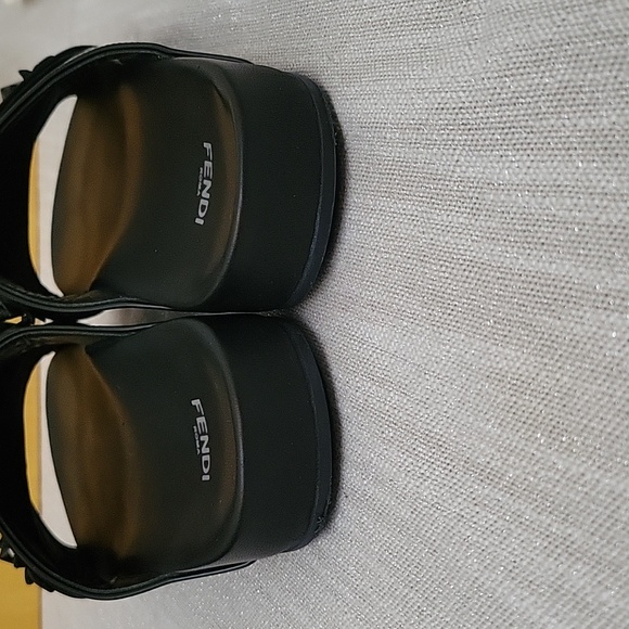 Fendi slippers - Picture 4 of 8